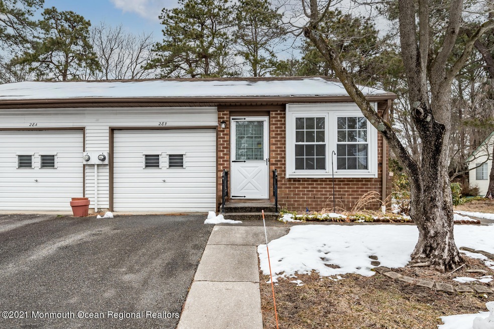 28B Canton Dr unit 51, Whiting, NJ 08759 - photo 1