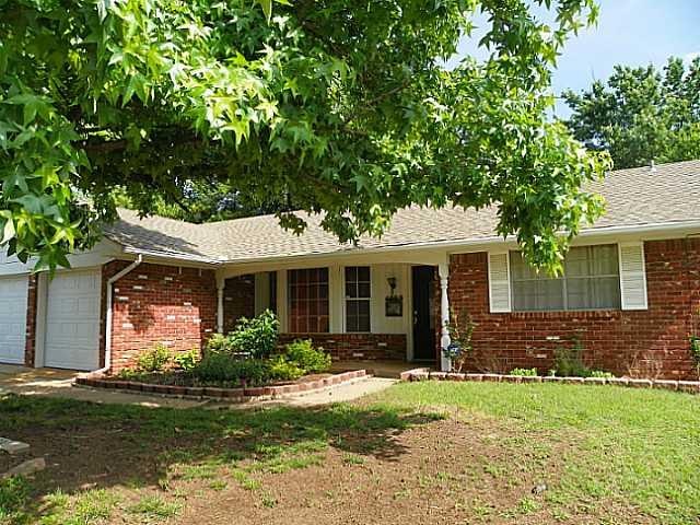 4729 Eastman Dr, Oklahoma City, OK 73122 - photo 1