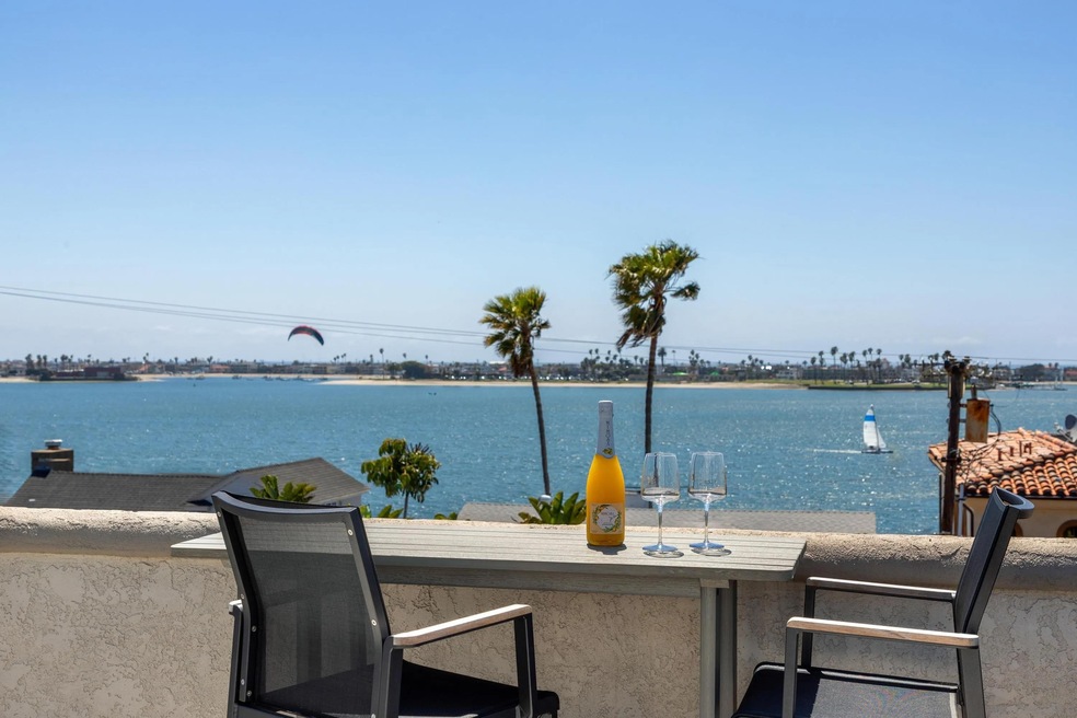 3701 Riviera Dr unit 11, San Diego, CA 92109 - photo 1