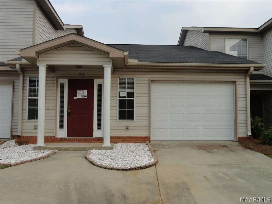 Front w/one car garage