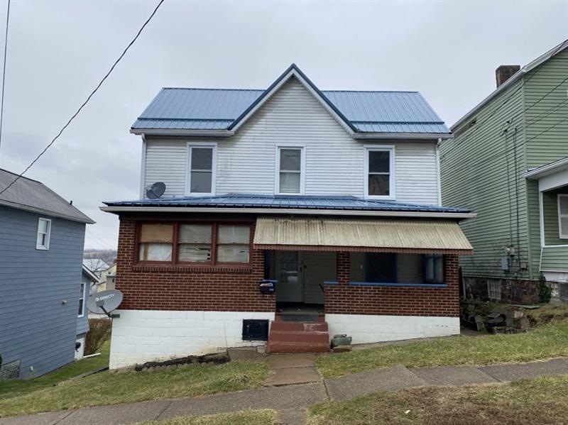 204 Emerson St, Vandergrift, PA 15690 - photo 1