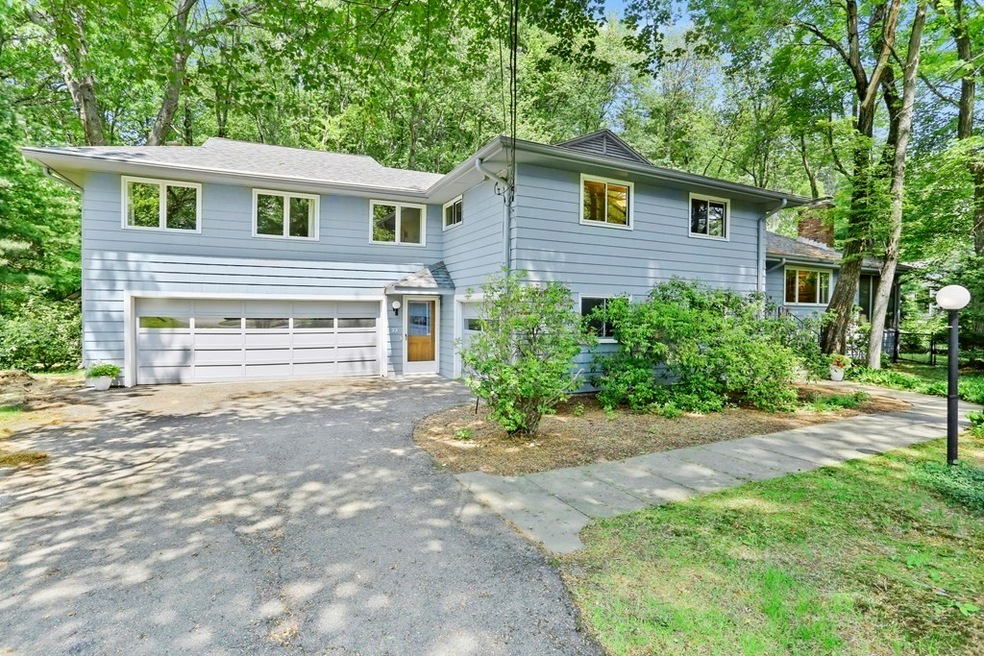 23 Suzanne Rd, Lexington, MA 02420 - photo 1