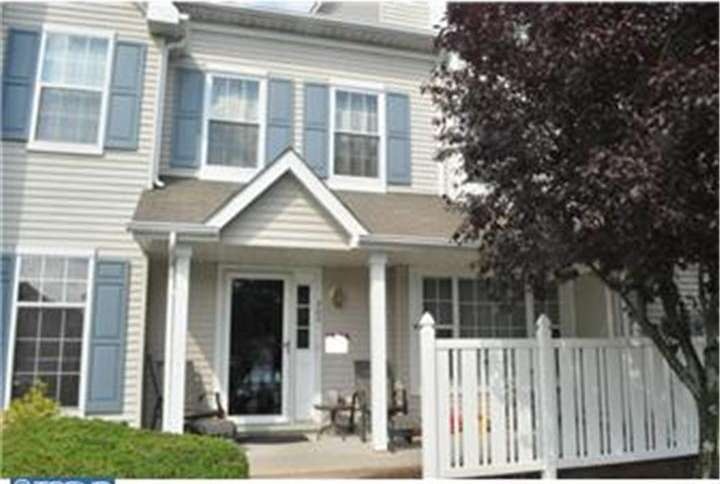 502 Oliphant Ln unit 502, Mount Laurel, NJ 08054 - photo 1
