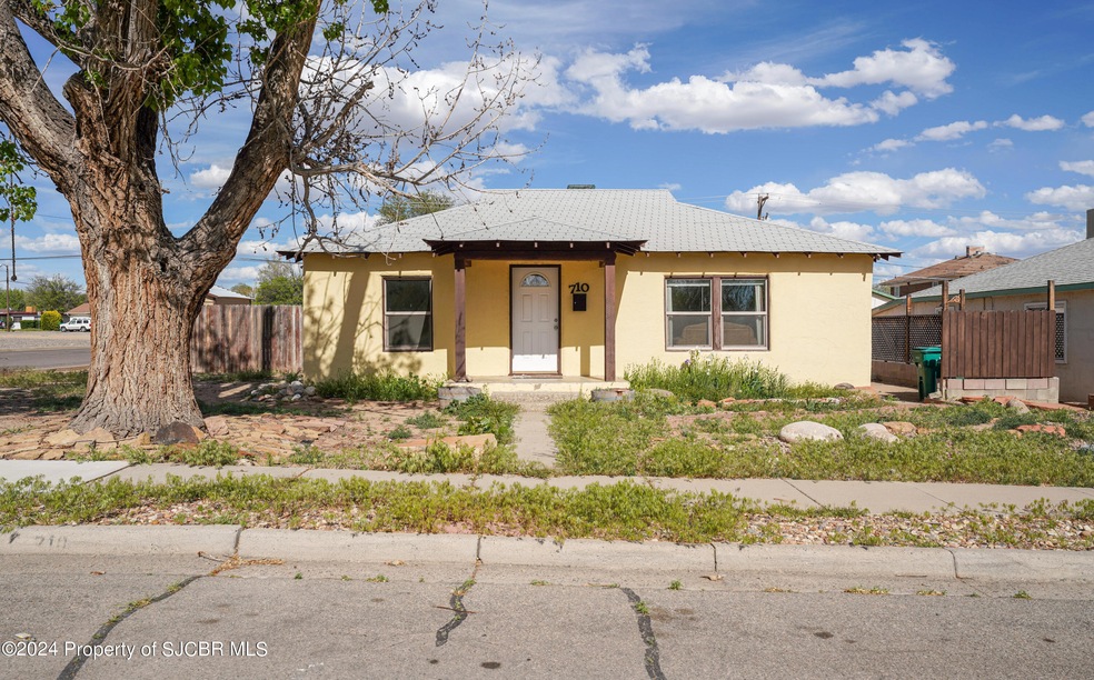 710 N Buena Vista -02