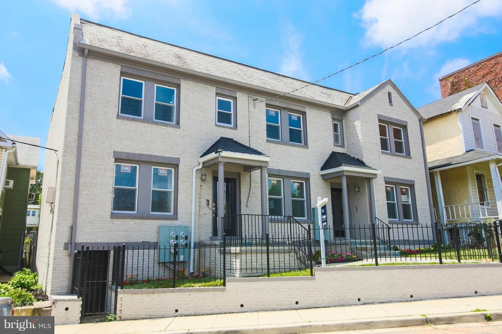 710 712 Shepherd Rd NW unit 1, Washington, DC 20011 - photo 1