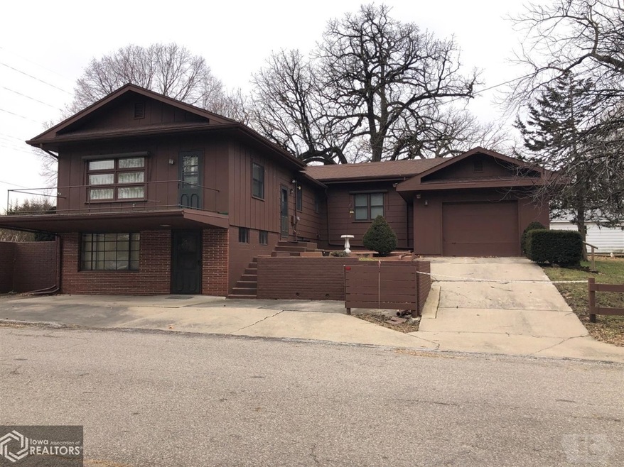 2522 Highway F 48 W, Newton, IA 50208 - photo 1