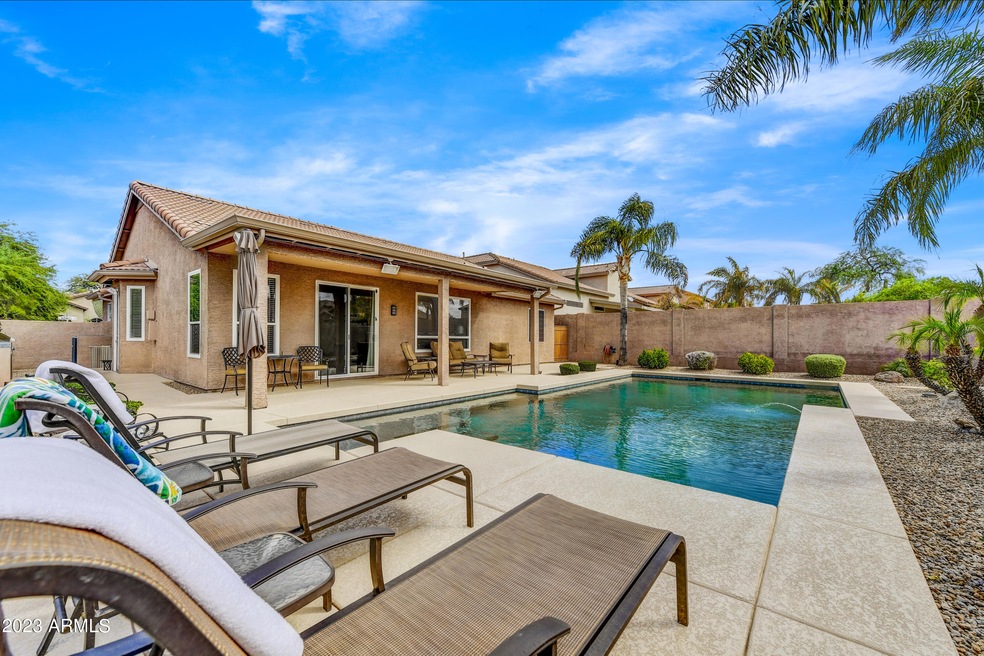Private Pool/Corner Lot