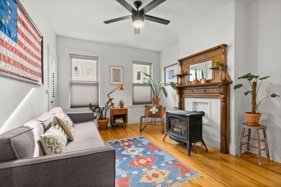 536 E 3rd St unit 1, Boston, MA 02127 - photo 1