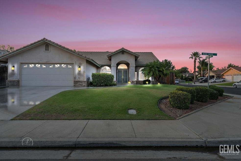 For Sale $419,900 • Co-Listing Agent