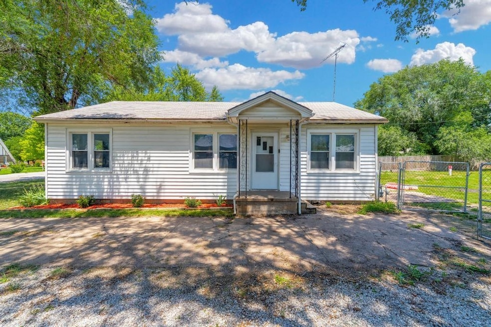 1623 N C St, Wellington, KS 67152 - photo 1