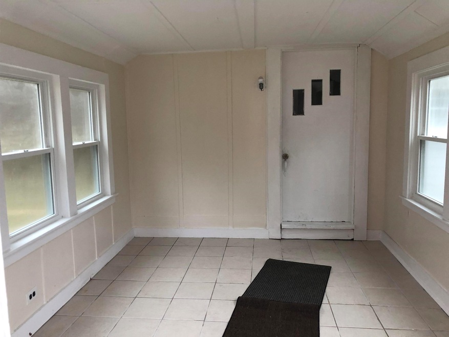 141 Hilldale Ave, South Hampton, NH 03827 - photo 1