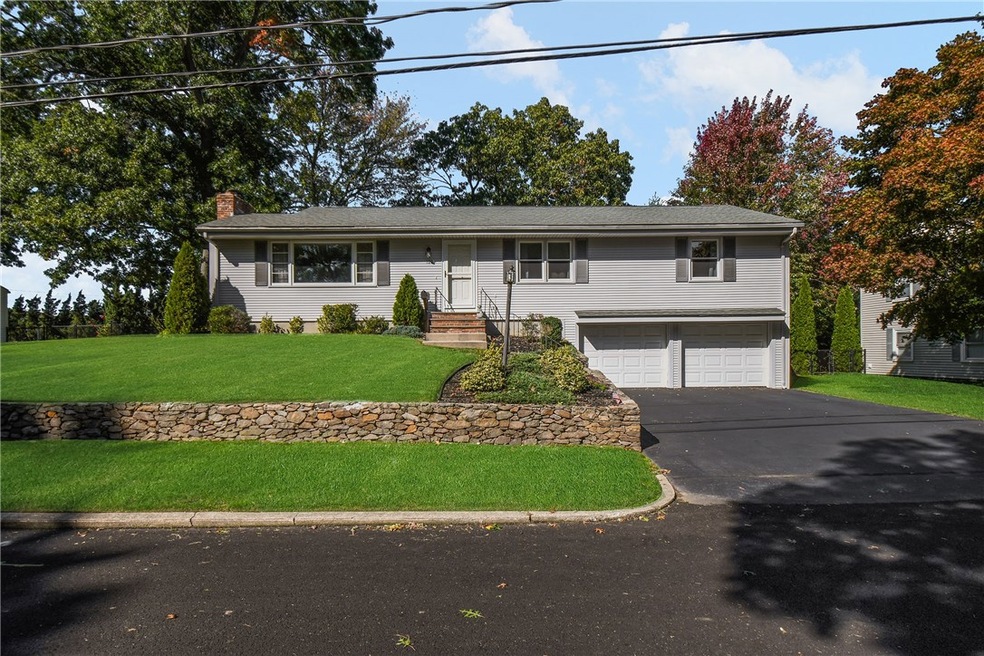 129 Northbridge Ave, Warwick, RI 02886 - photo 1