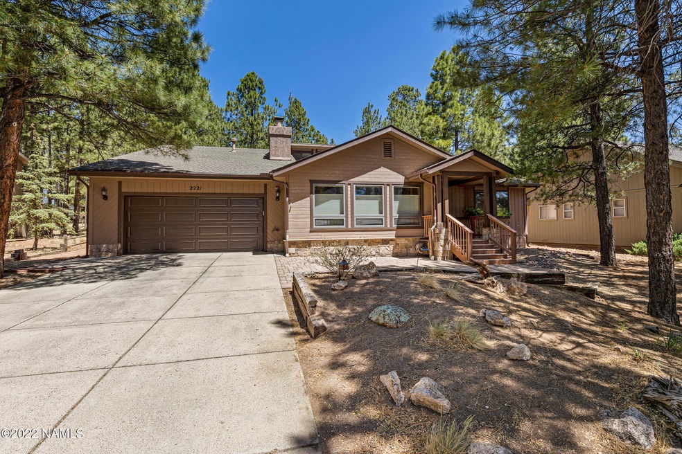 2221 N Timberline Rd-1
