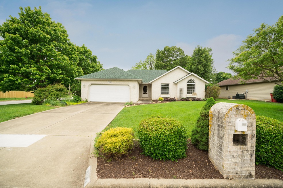 4700 Nottingham Dr-1