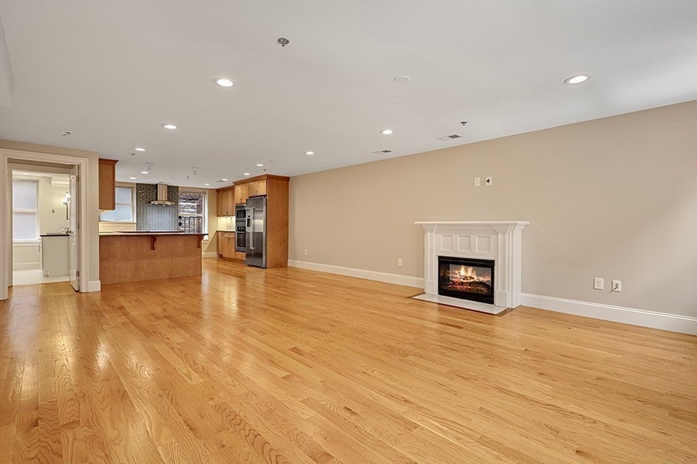 67 Broad St unit 3, Boston, MA 02109 - photo 1