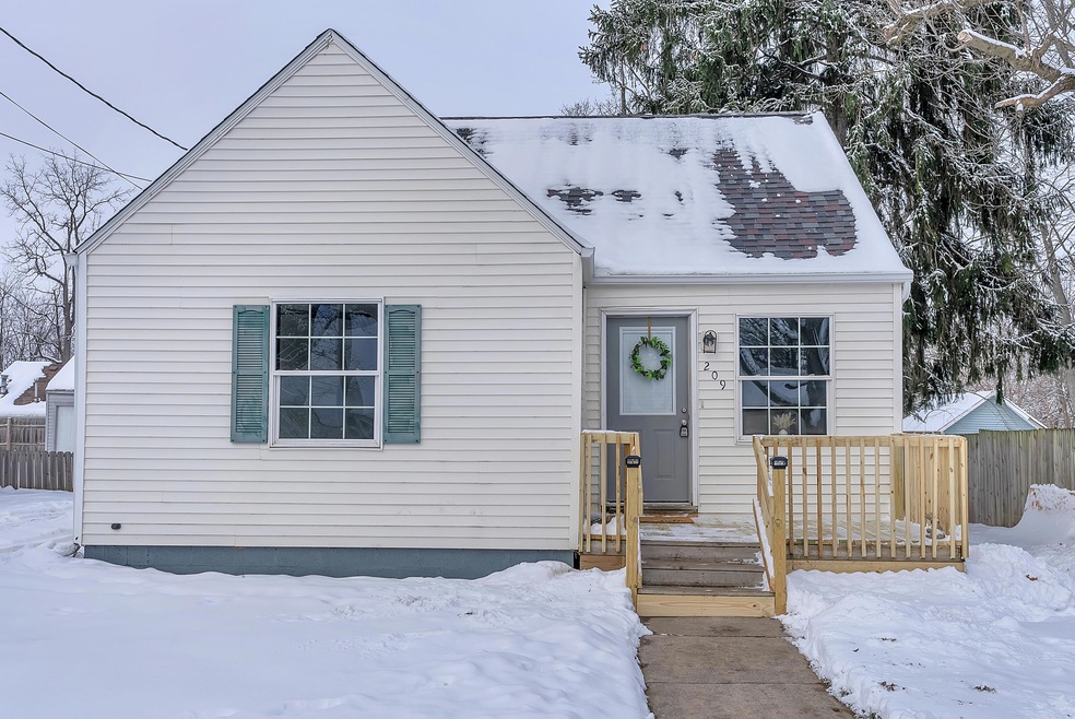 209 W Bates St, Hebron, IN 46341 - photo 1