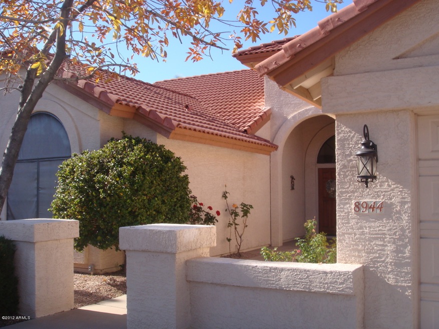 Welcome to 8944 E Ludlow Drive