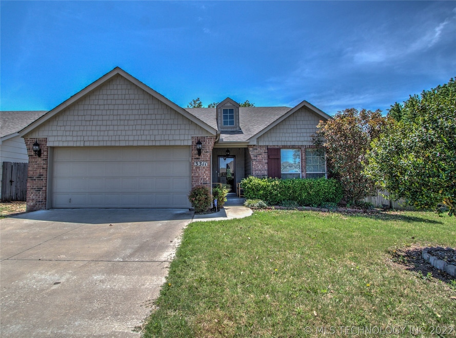 3311 E Trenton St, Broken Arrow, OK 74014 - photo 1