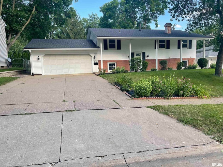 3317 Forest Rd, Davenport, IA 52807 - photo 1