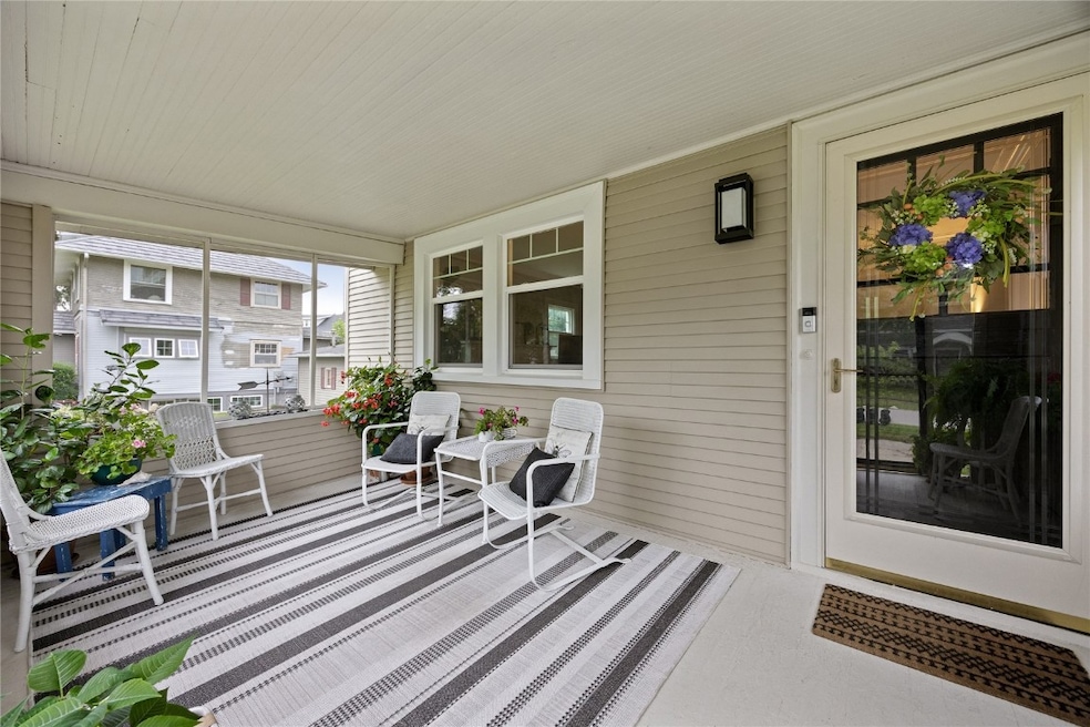 2323 Upland Dr SE, Cedar Rapids, IA 52403 - photo 1