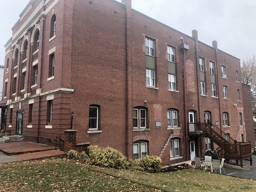 28 Rapalus St unit E, Springfield, MA 01151 - photo 1