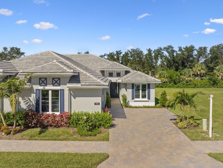 Under Contract $895,000