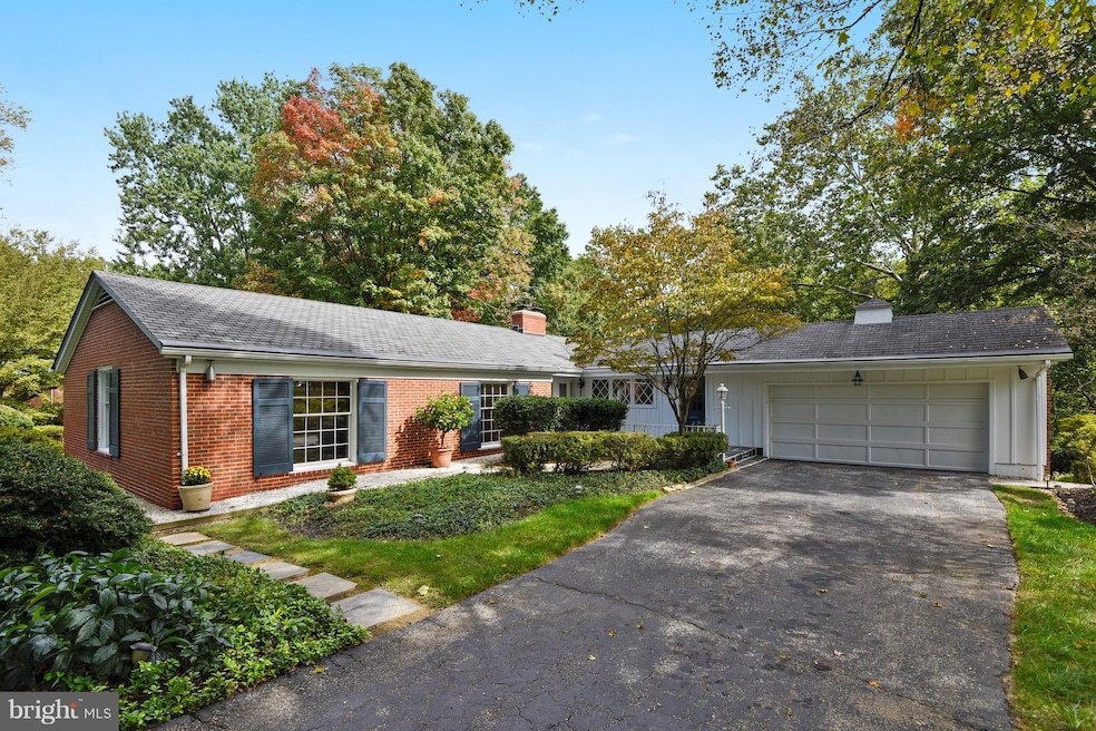 2409 Ravenview Rd, Lutherville Timonium, MD 21093 - photo 1