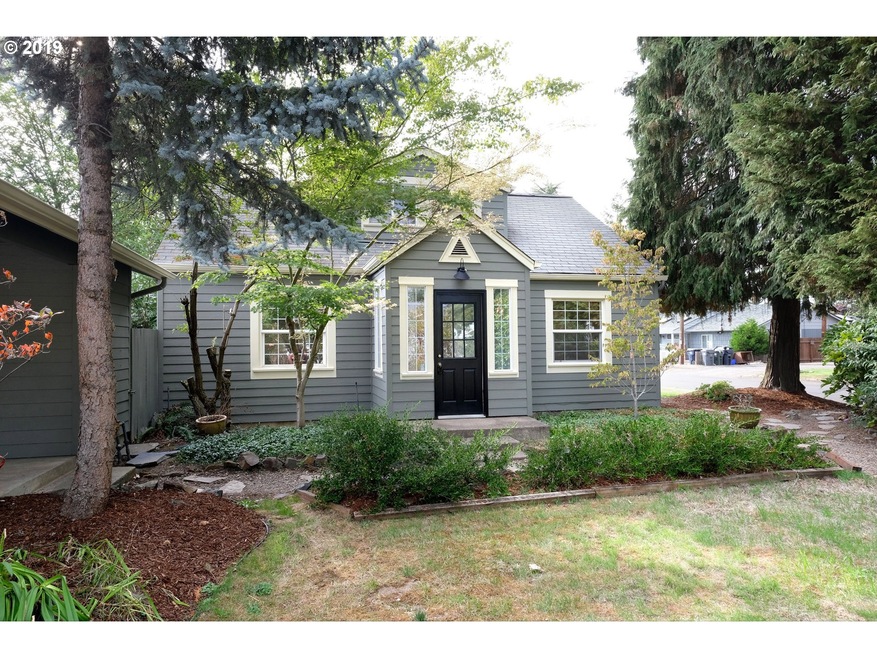 1690 Gilham Rd, Eugene, OR 97401 - photo 1