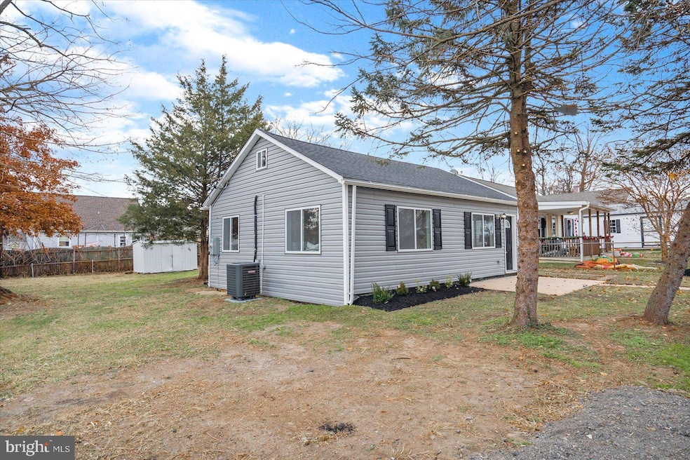 16 Contact Ct, Middle River, MD 21220 - photo 1