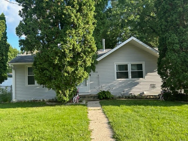 133 San Juan Rd, Carpentersville, IL 60110 - photo 1