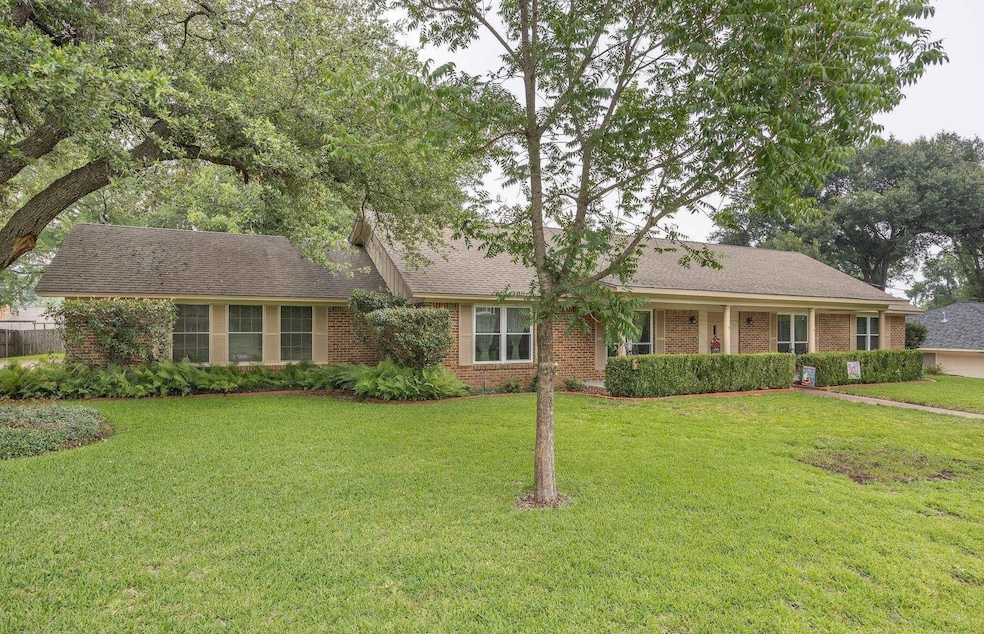 615 Dorchester Dr, Tyler, TX 75703 - photo 1