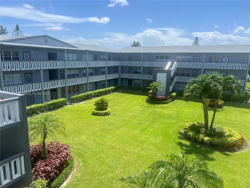 155 Suffolk D unit D, Boca Raton, FL 33434 - photo 1