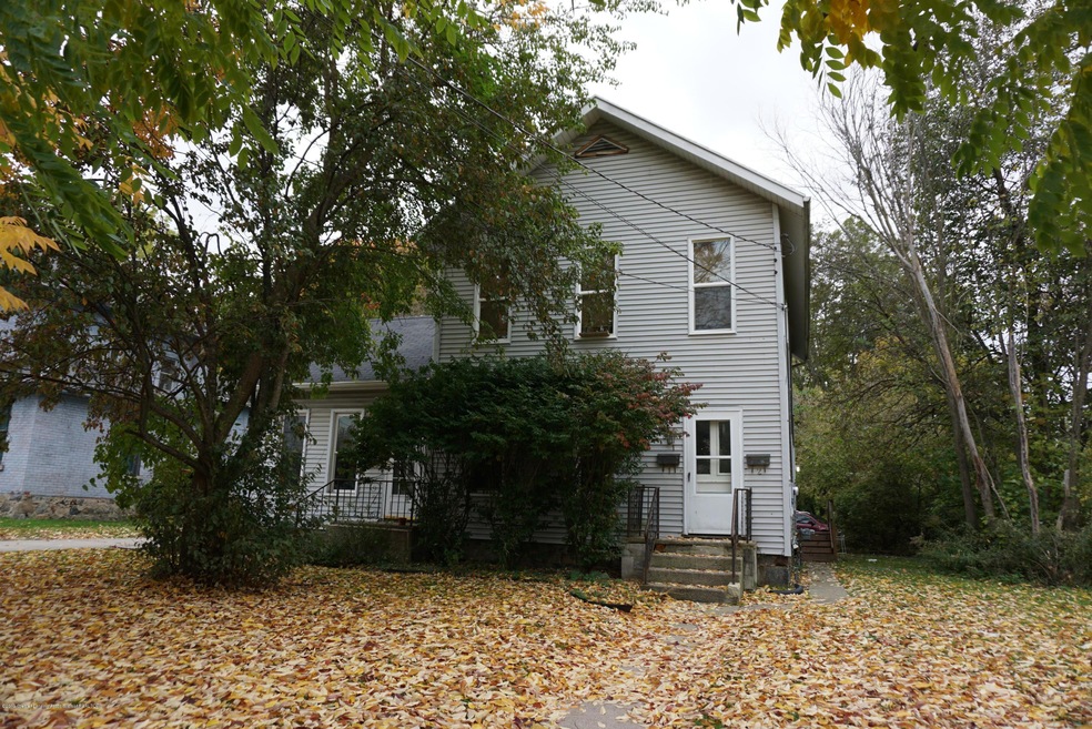 821 N Chestnut St, Lansing, MI 48906 - photo 1