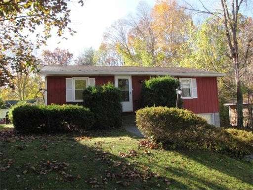 20 Pine St, Greenfield, MA 01301 - photo 1