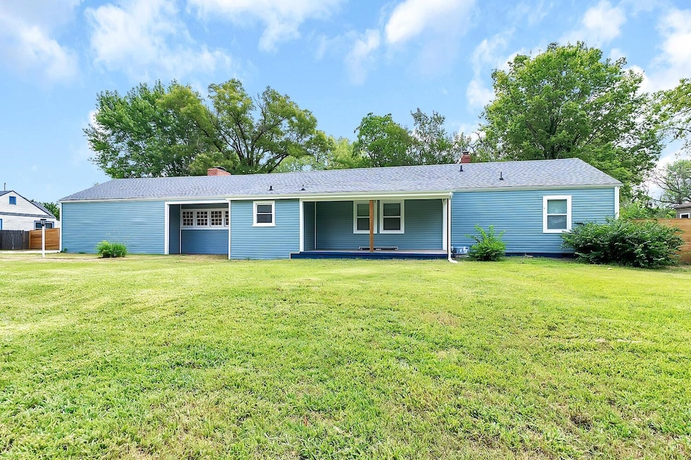 1340 N Yale Ave, Wichita, KS 67208 - photo 1