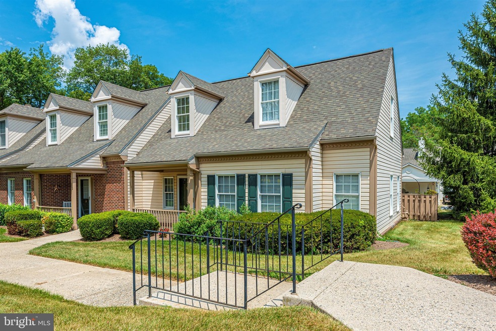 900 Mclendon Dr, Frederick, MD 21702 - photo 1