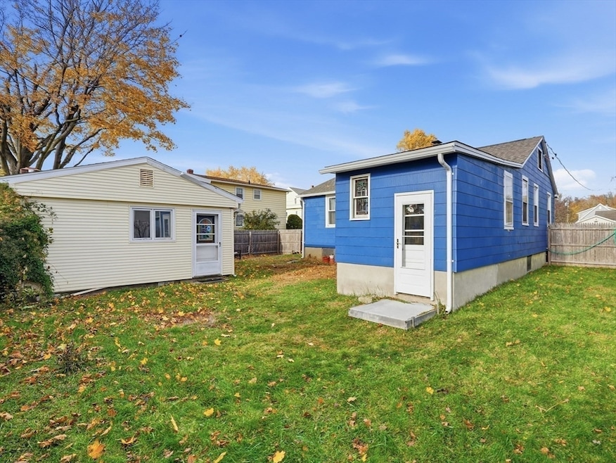 39 State St, Chicopee, MA 01013 - photo 1