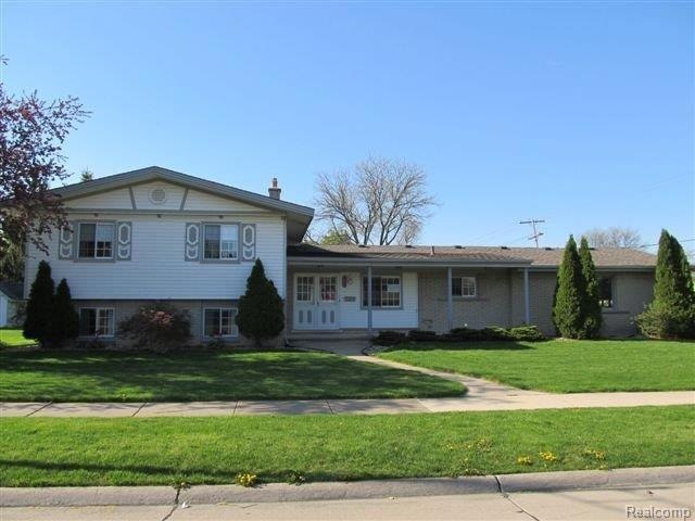 261-969033 front elevation b.JPG