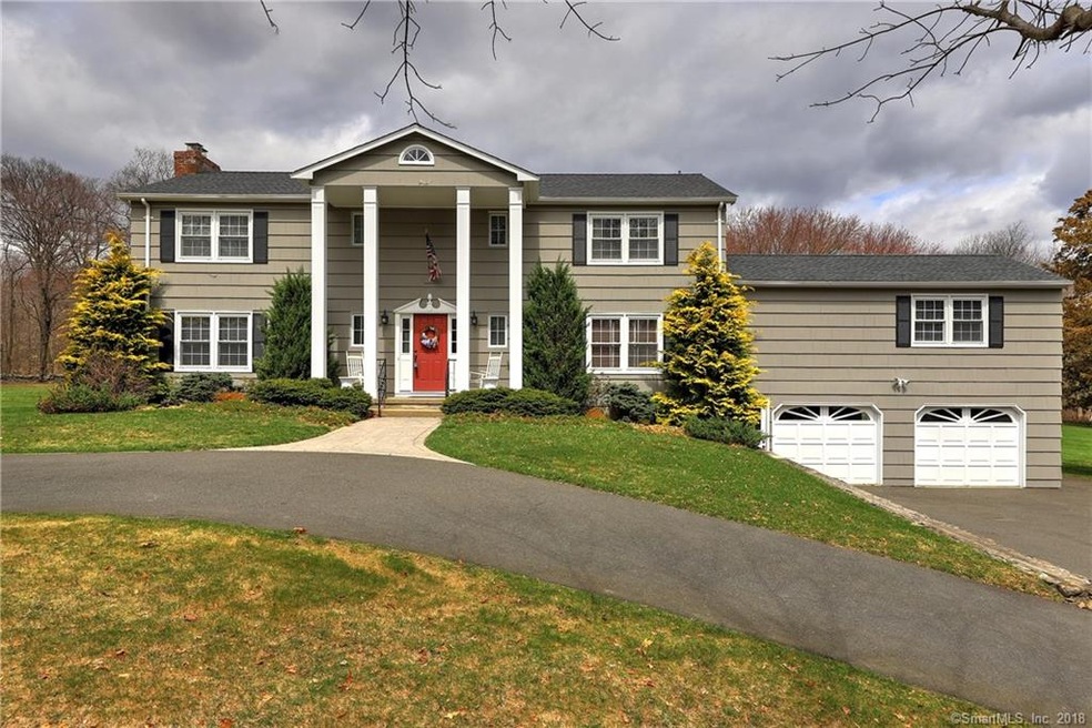 40 Brookhedge Rd, Trumbull, CT 06611 - photo 1