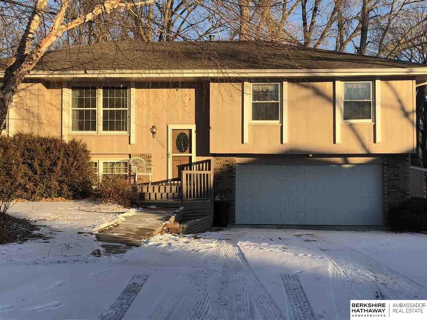 3 bedroom, 3 bath, 2 car home situated on a quiet cul de sac lot.  Only a few blocks to Morton Elementary.  Did I mention that park/playground in the backyard?