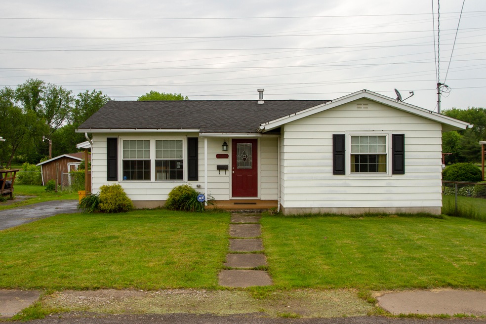 318 Roosevelt St, Exeter, PA 18643 - photo 1