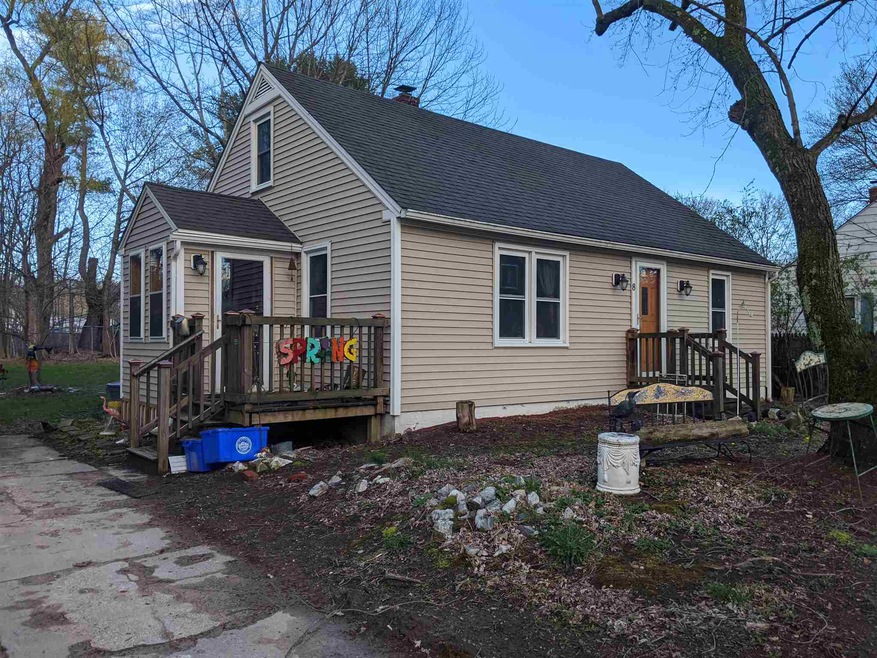 8 Maplecrest St, Newmarket, NH 03857 - photo 1