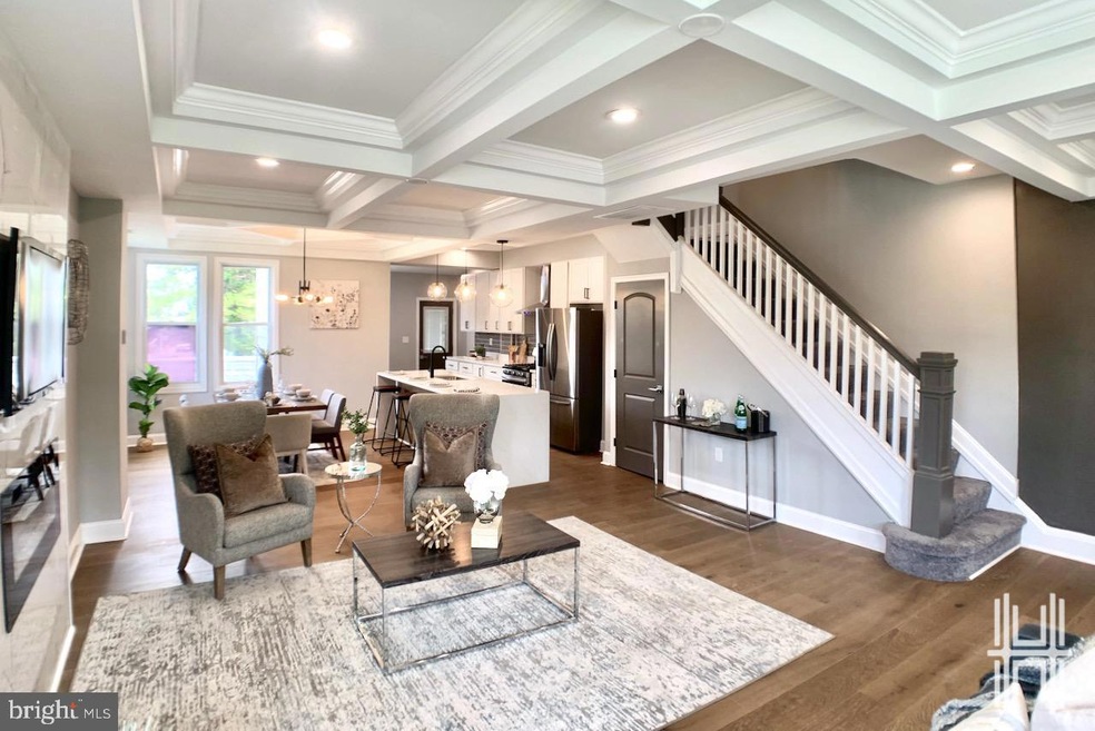 711 Lyndhurst St, Baltimore, MD 21229 - photo 1