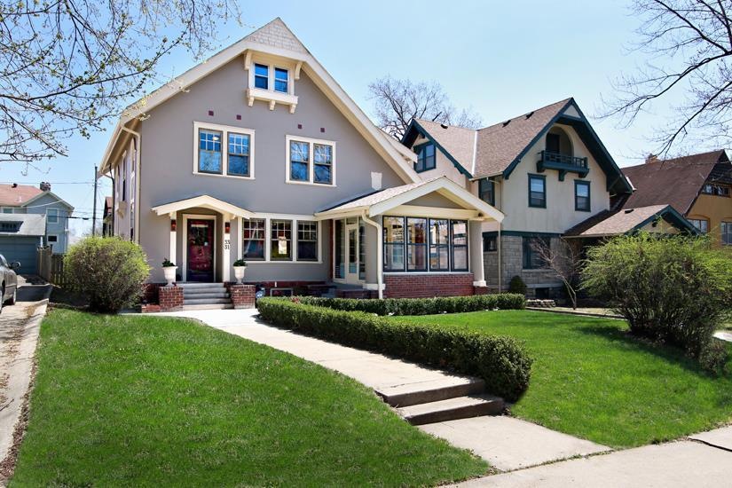 Lovely stucco home with a new roof right in wonder