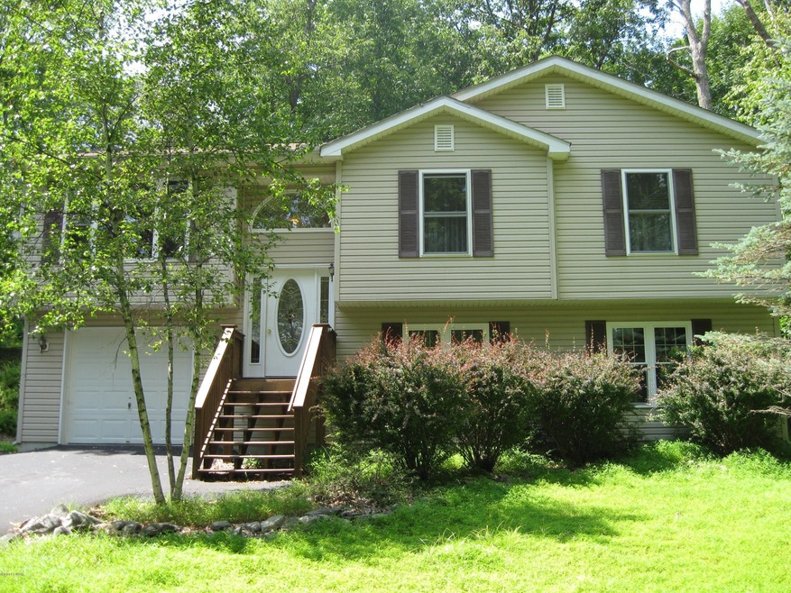 233 Locust Dr, Milford, PA 18337 - photo 1