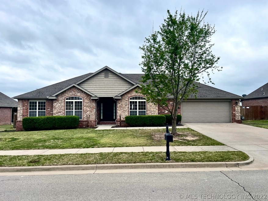 5427 Cooper Ct, Bartlesville, OK 74006 - photo 1