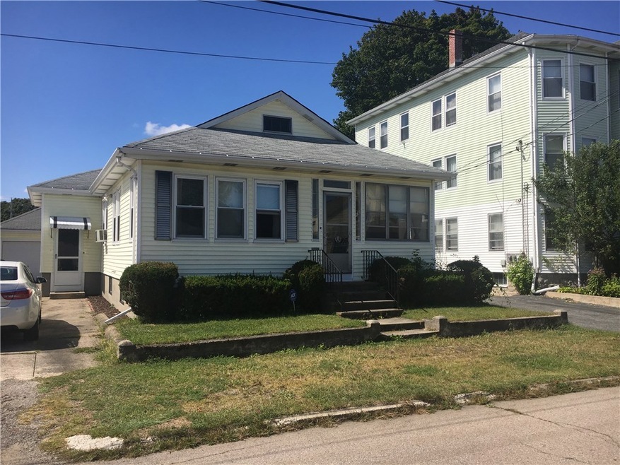 86 Stedman Ave, Pawtucket, RI 02860 - photo 1