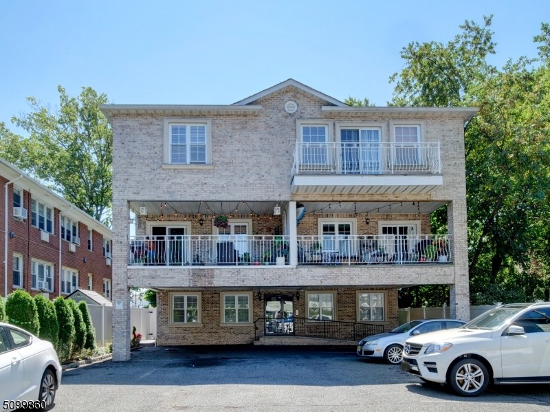 724 Westfield Ave unit 3, Elizabeth, NJ 07208 - photo 1
