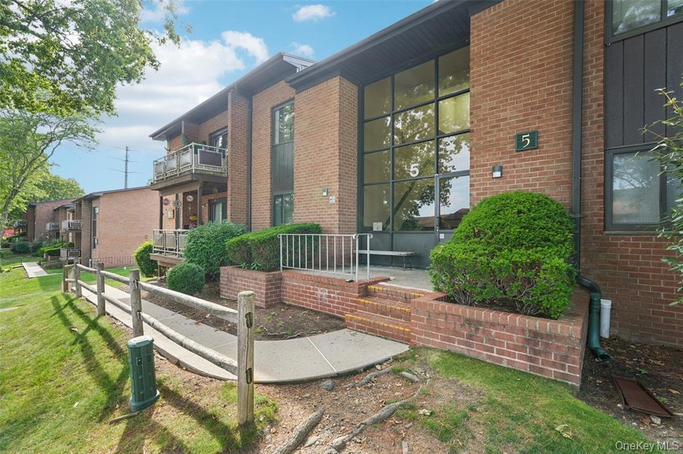 5 Brevoort Dr unit 2A, Pomona, NY 10970 - photo 1