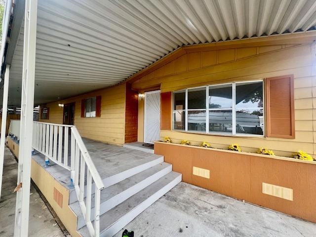 Beautiful mobile home steps from the river in the 